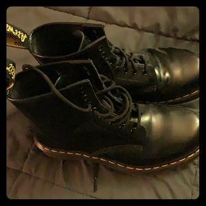 Lightly Worn Men’s Dr. Martens black boot